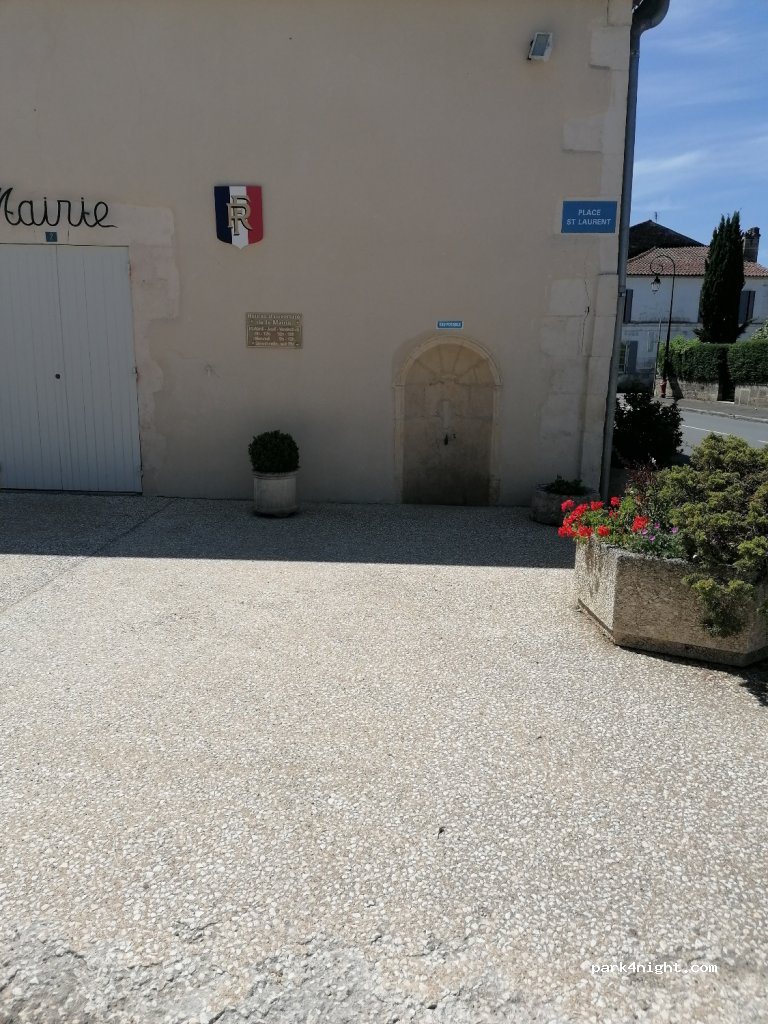 (17240) Plassac - 65 Avenue de Haute Saintonge — foto