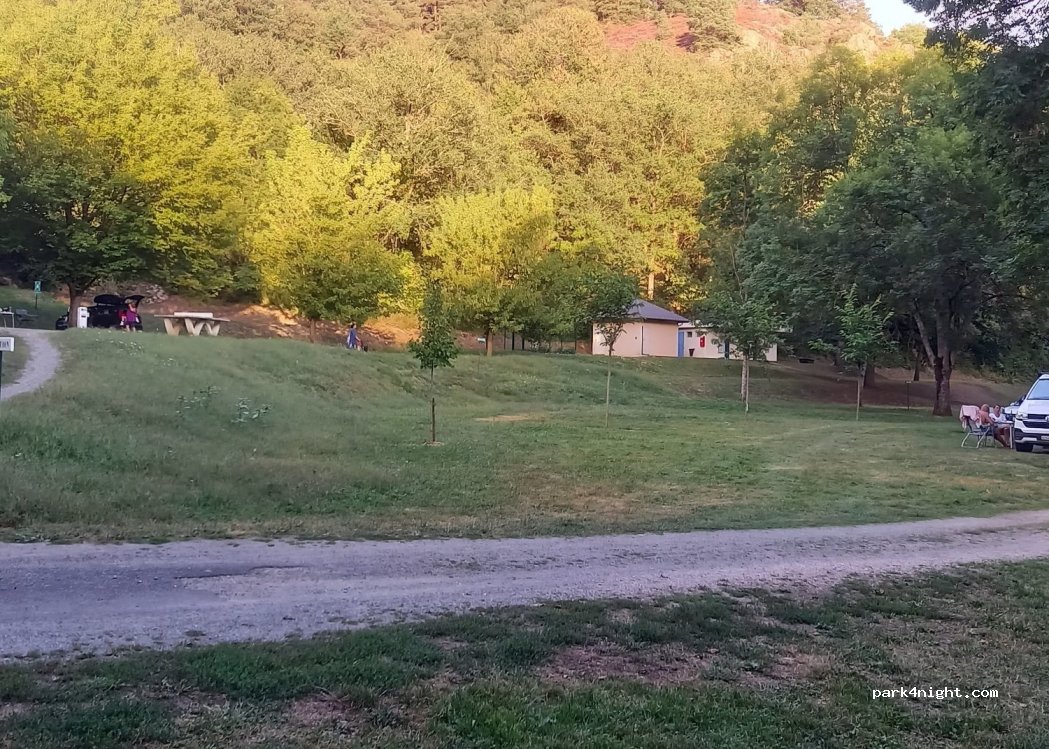 Camping Municipal Chouvigny — foto