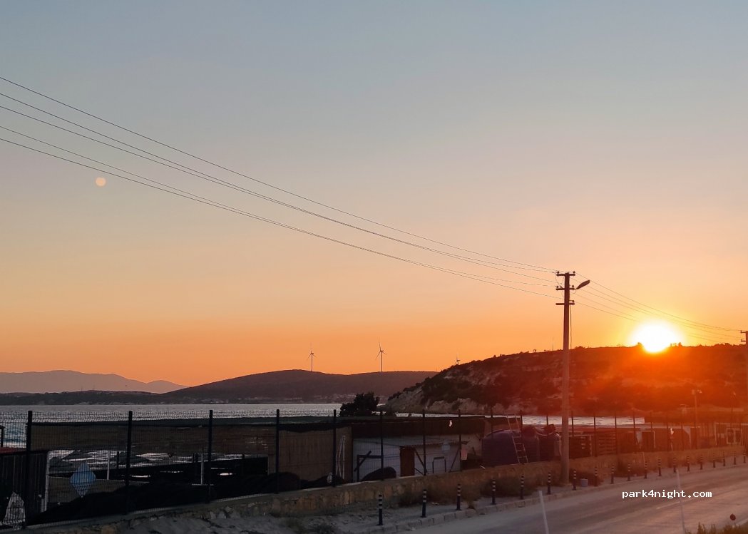 (35930) Çeşme - 334 Sokak — foto