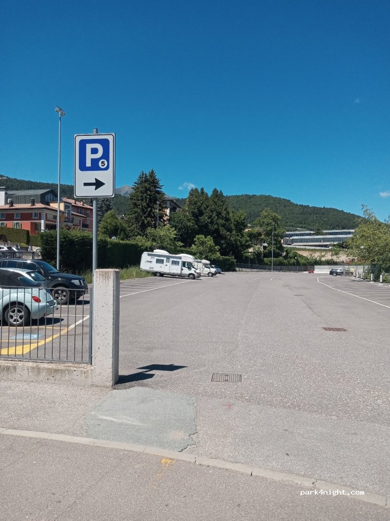 (38023) Cles - Via Fabio Filzi — foto