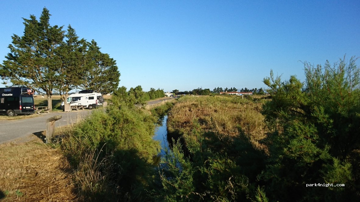 (85230) Beauvoir-sur-Mer - La Croix — foto 2