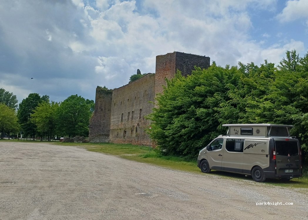 (46033) Castel D'ario - 10 Via di là dell'Acqua — foto
