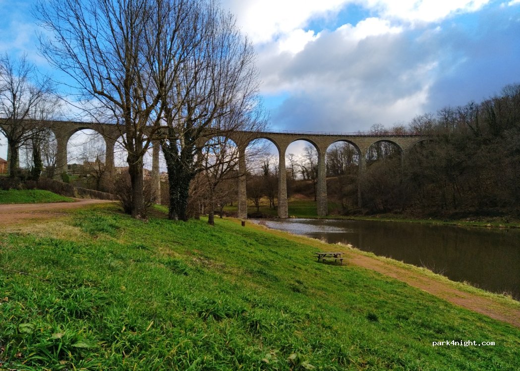 (42470) Saint-Symphorien-de-Lay - La Roche Nord — foto 2