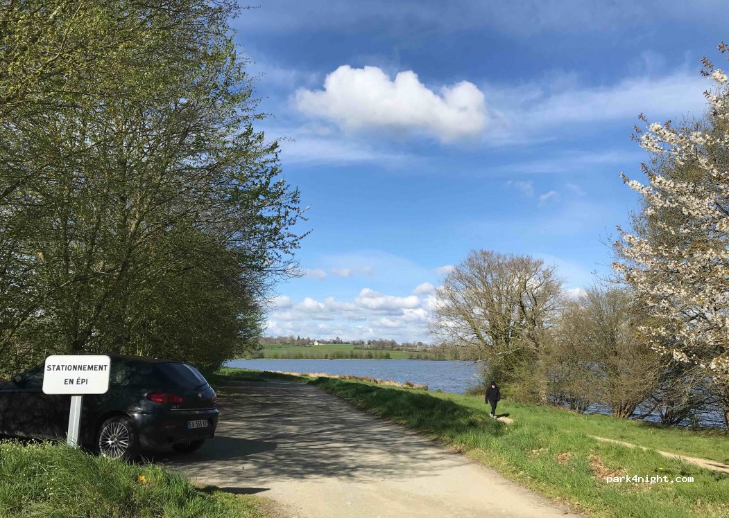 (35500) Montreuil-sous-Pérouse - Le Bas Montlevrier — foto