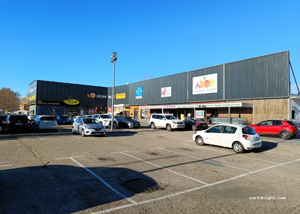 (30000) Nîmes - 239 Rue du Forez — foto