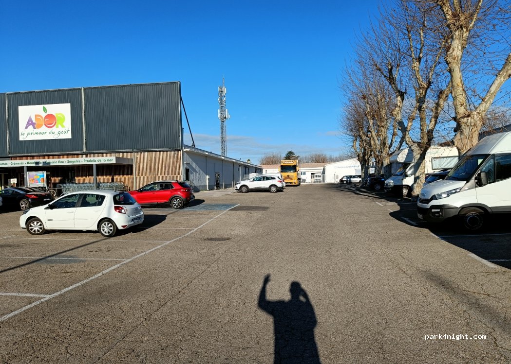 (30000) Nîmes - 239 Rue du Forez — foto 2