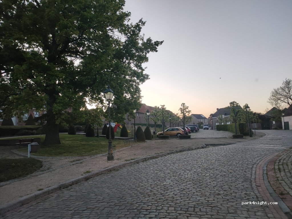 (7901) Leuze-en-Hainaut - — foto