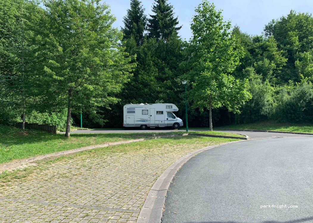 (08210) Mouzon - 8 Rue de l'Abreuvoir — foto