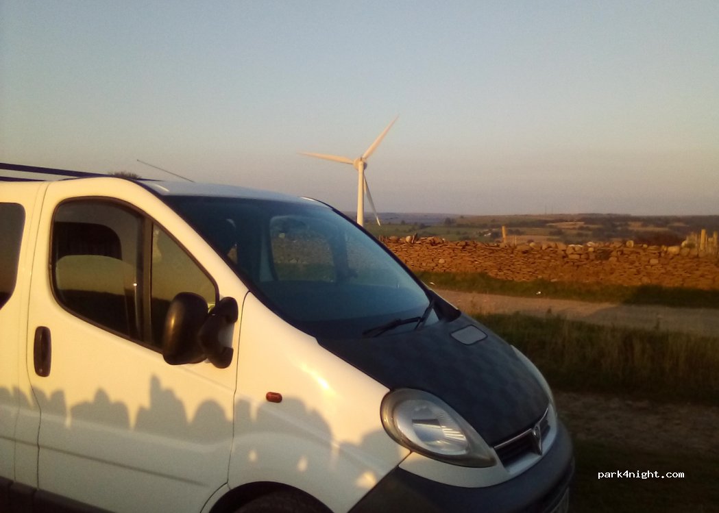 (NP11 7JX) Cwmfelinfach - Unnamed Road — foto