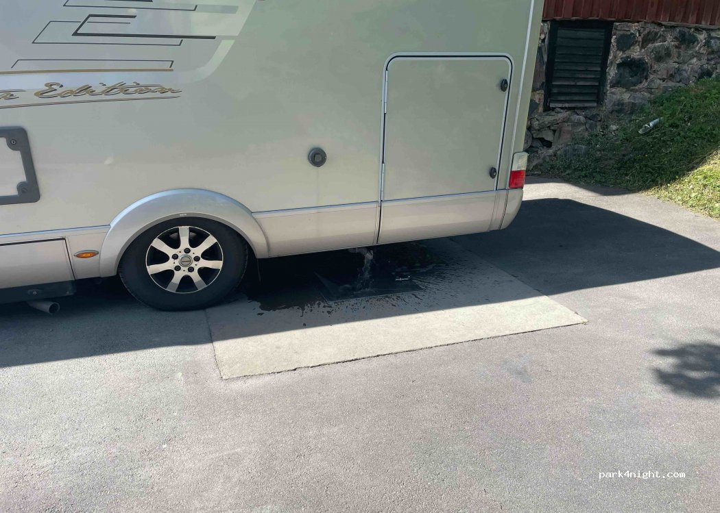 (61531) Valdemarsvik - 42 Hamngatan — foto