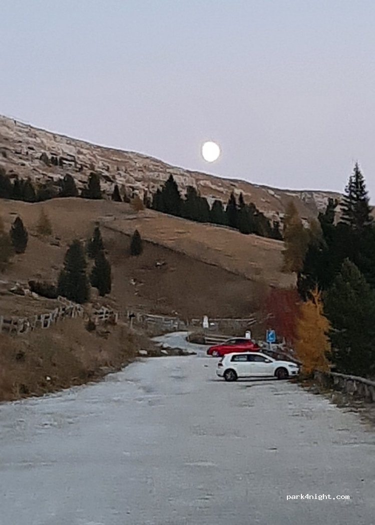 (39030) Prags - Unnamed road — foto