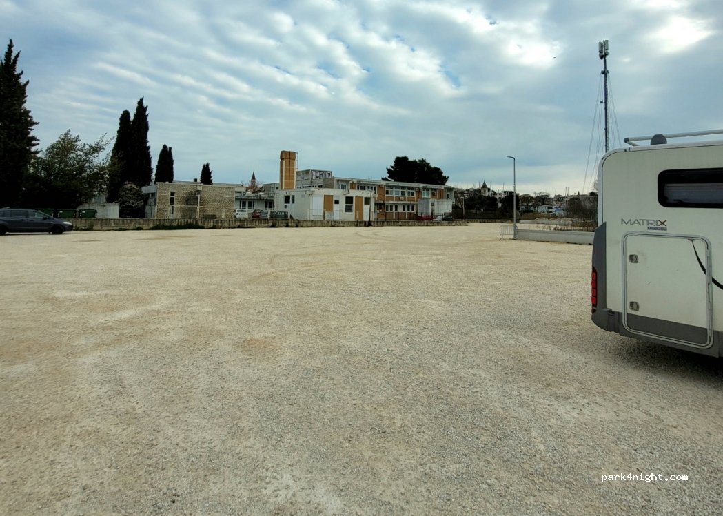 (21220) Trogir - 17 Ulica Kardinala Alojzija Stepinca — foto 3