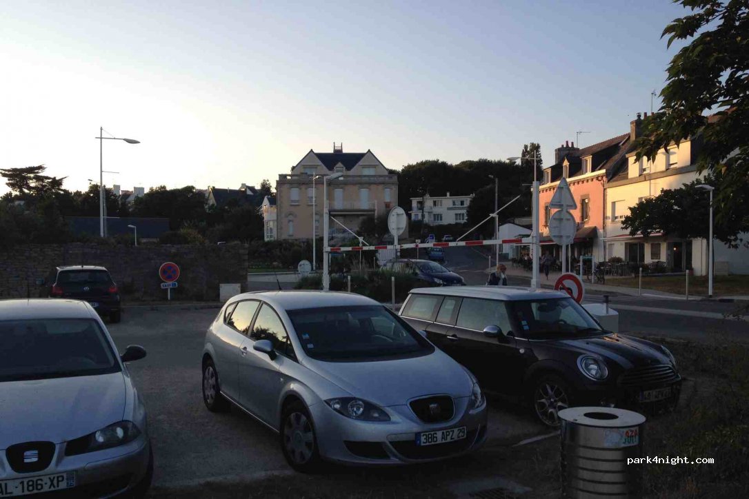 (29900) Concarneau - 31 Rue des Sables Blancs — foto 2