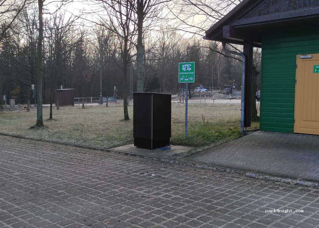 Wohnmobilstellplatz am Bahnhof Bertsdorf — foto 3