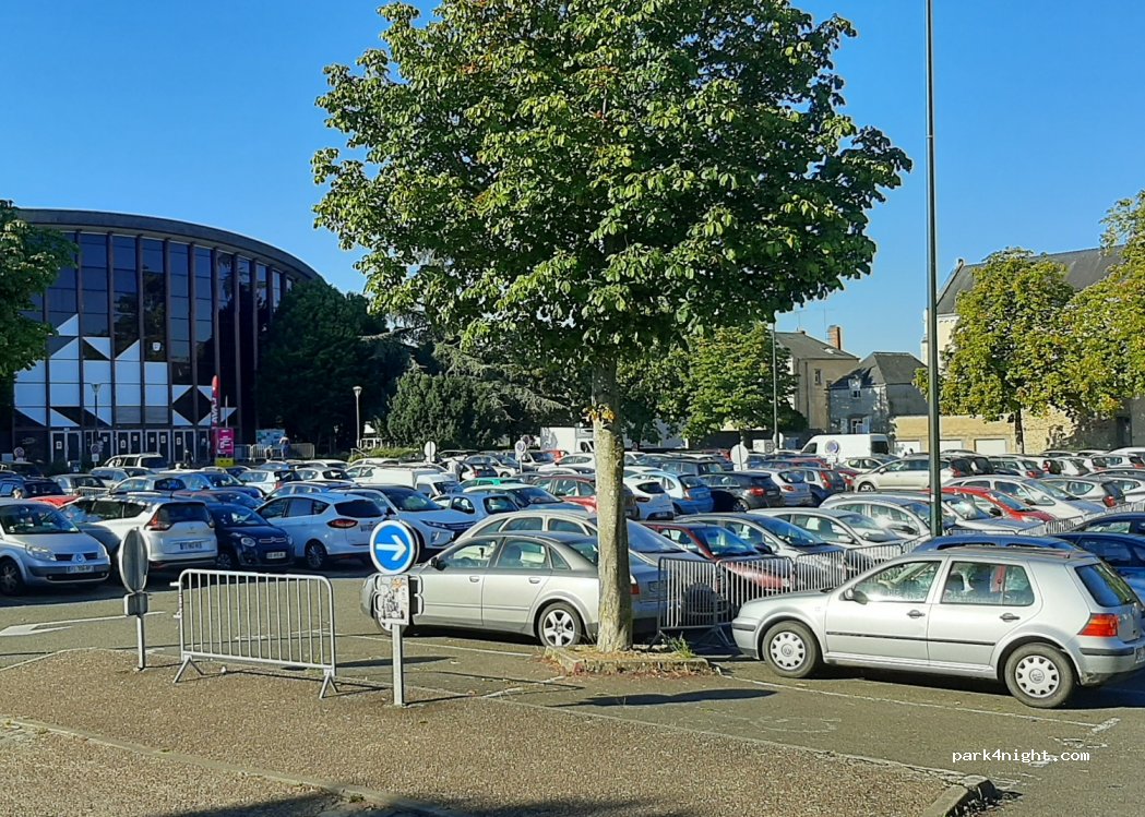 (53000) Laval - 9 Place de Hercé — foto 2