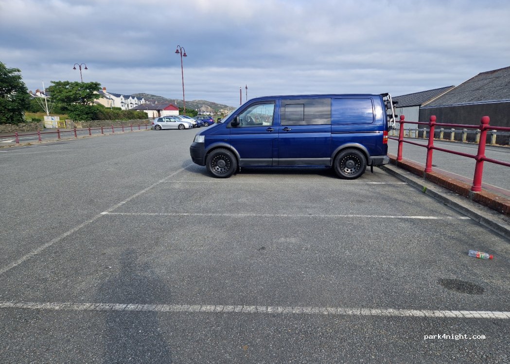 (LL65 1YB)  - Prince of Wales Rd — foto
