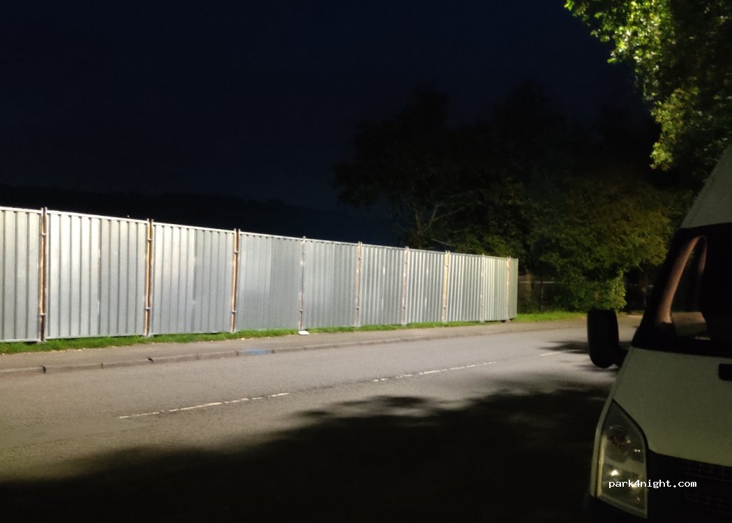 (CF83 8GE) Bedwas - 8 Clos Pantglas — foto