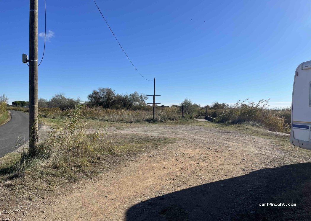 (30220) Aigues-Mortes - Rue de la Pinède — foto 2