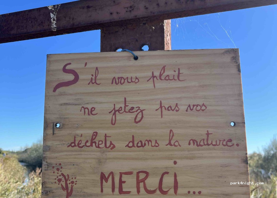 (30220) Aigues-Mortes - Rue de la Pinède — foto 3