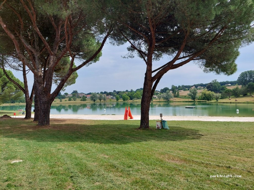 Camping municipal de Lougratte — foto