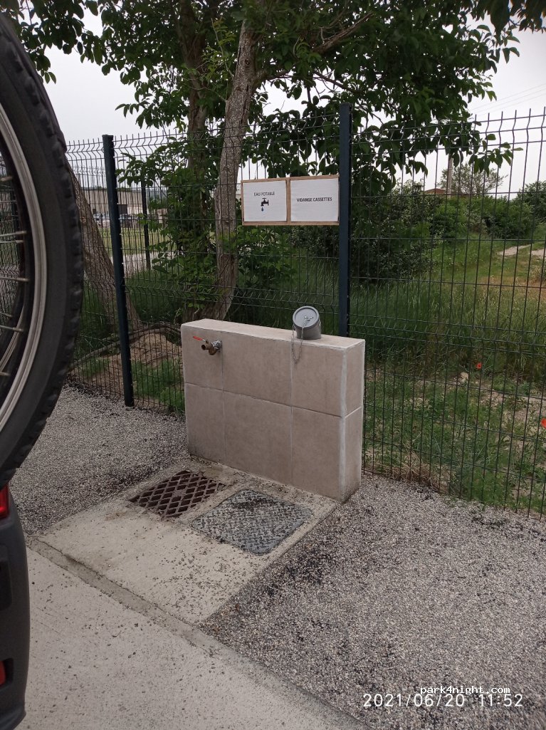 (04800) Gréoux-les-Bains - 83 Chemin de la Rivière — foto