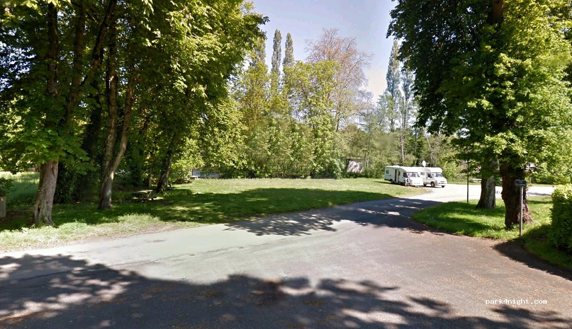 Aire Camping-cars Rue de la Cascade — foto