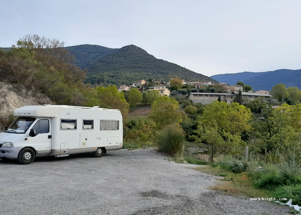 (06420) Clans - 708 Route de Pont de Clans — foto 3