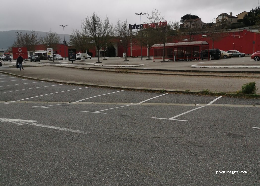 (12100) Millau - 150-300 Boulevard Georges Brassens — foto 3
