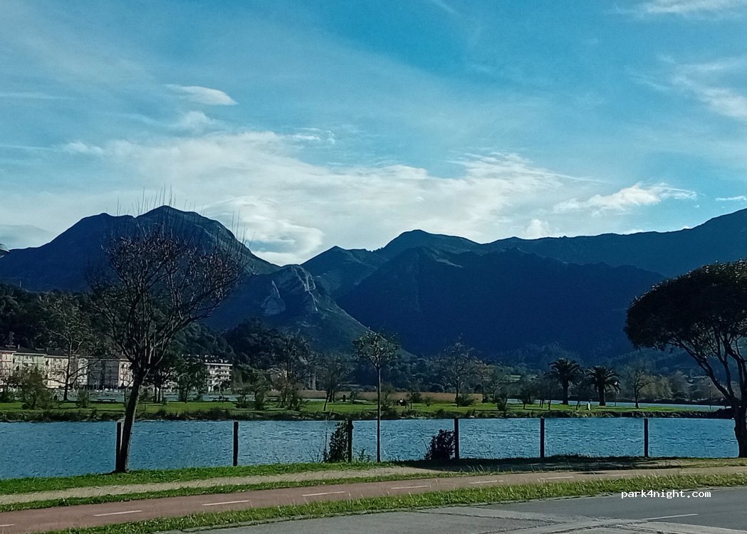 (33569) Ribadesella - Avenida de la Cueva de Tito Bustillo — foto 5