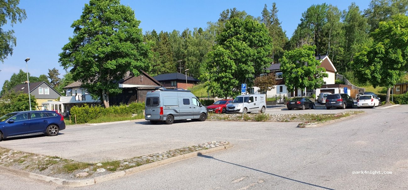(137 38)  - 25 Floravägen — foto