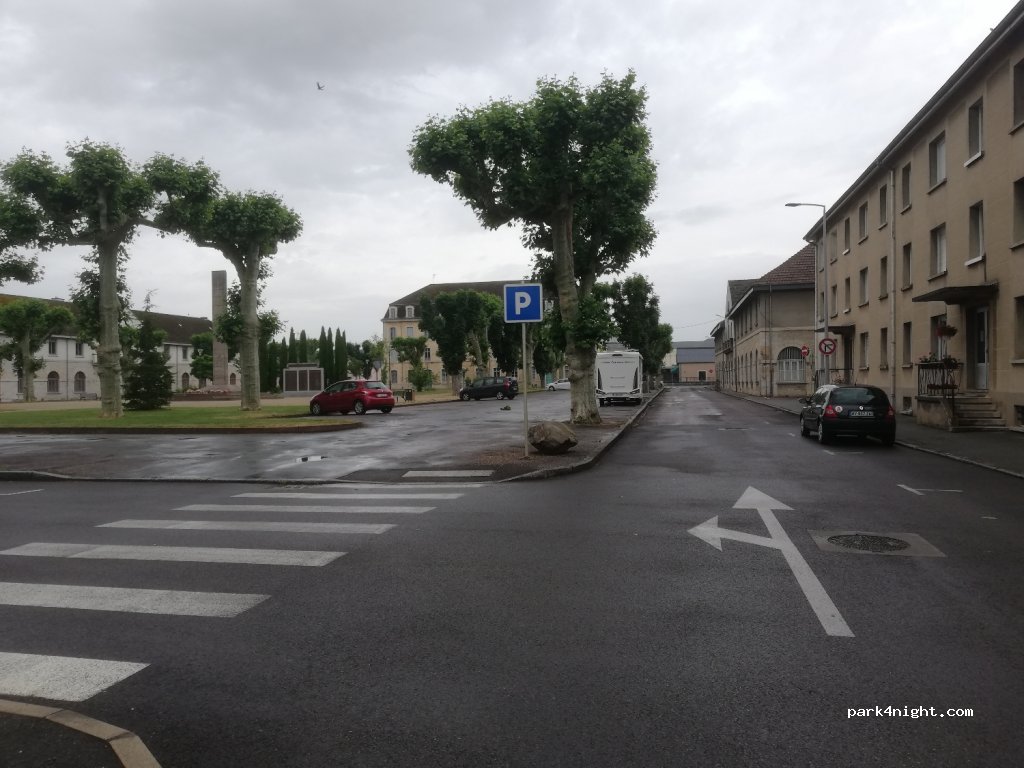 (70000) Vesoul - 14 Place du 11ème Chasseurs — foto