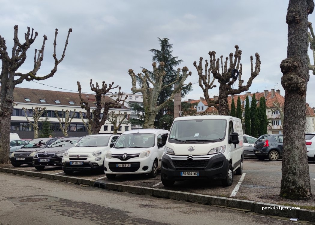 (70000) Vesoul - 14 Place du 11ème Chasseurs — foto 2