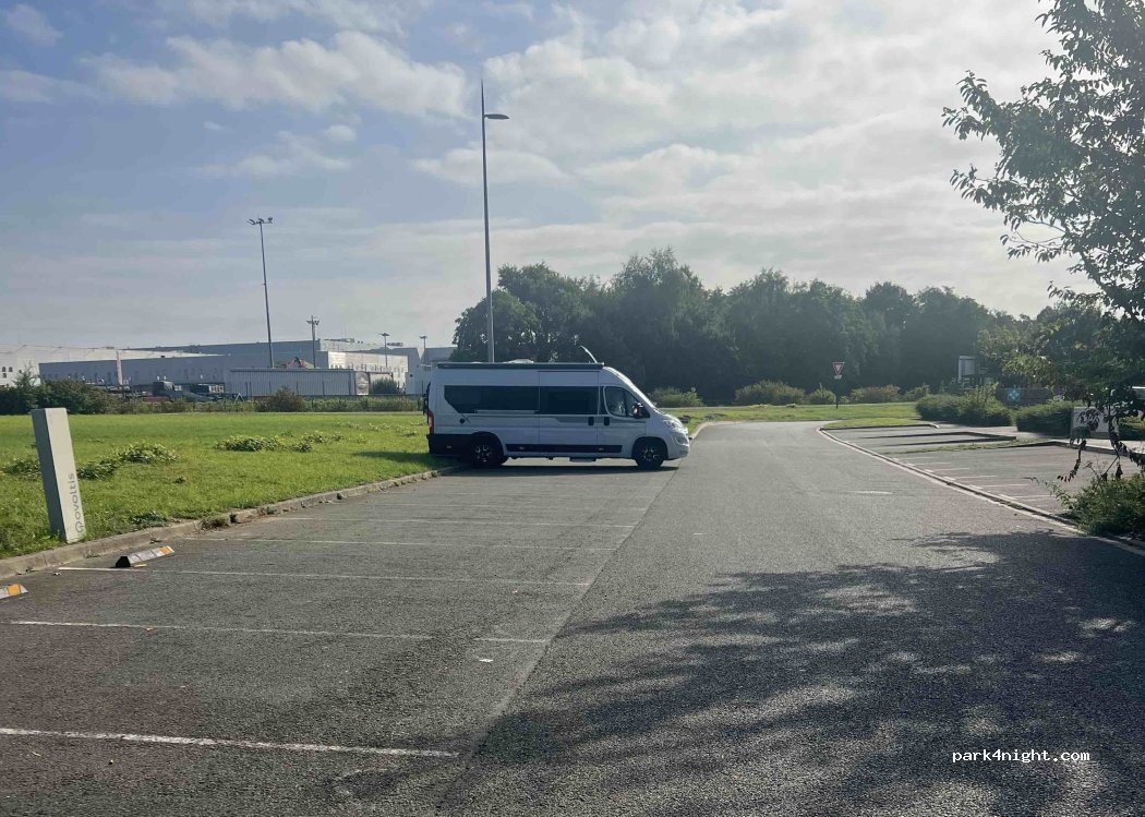 (95700) Roissy-en-France - 1 Avenue de la Demi-Lune — foto