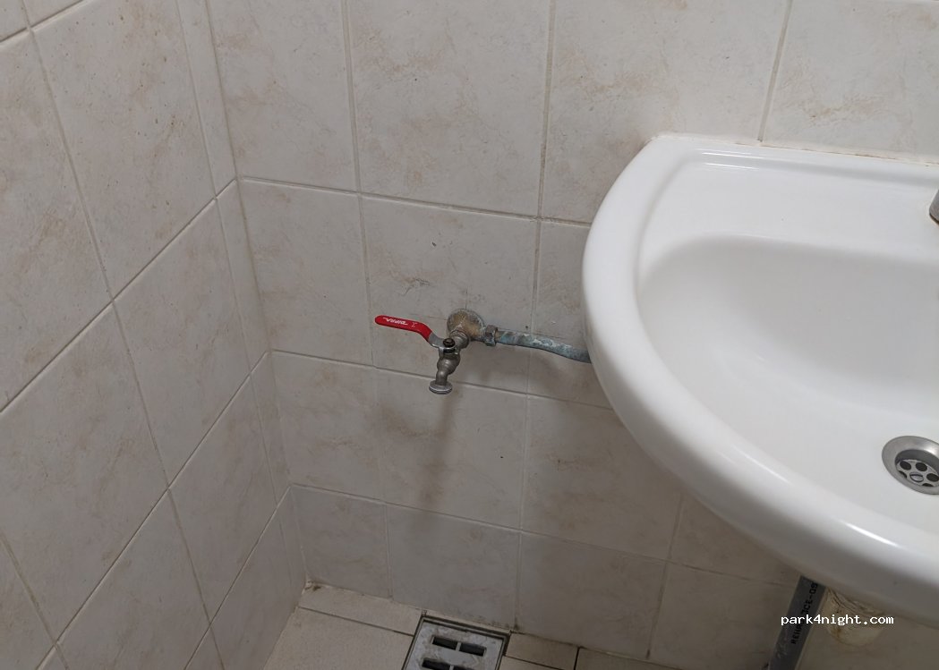 (12250) Roquefort-sur-Soulzon - Avenue de Lauras — foto 5