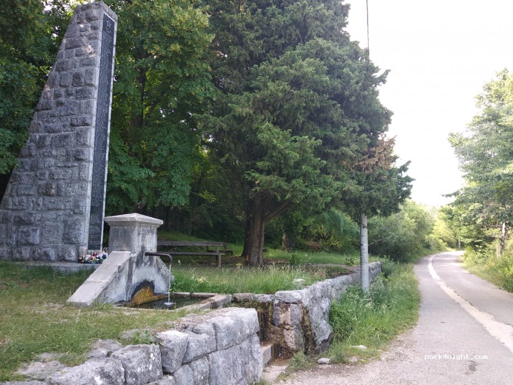 (23443) Zrmanja Vrelo - Unnamed Road — foto