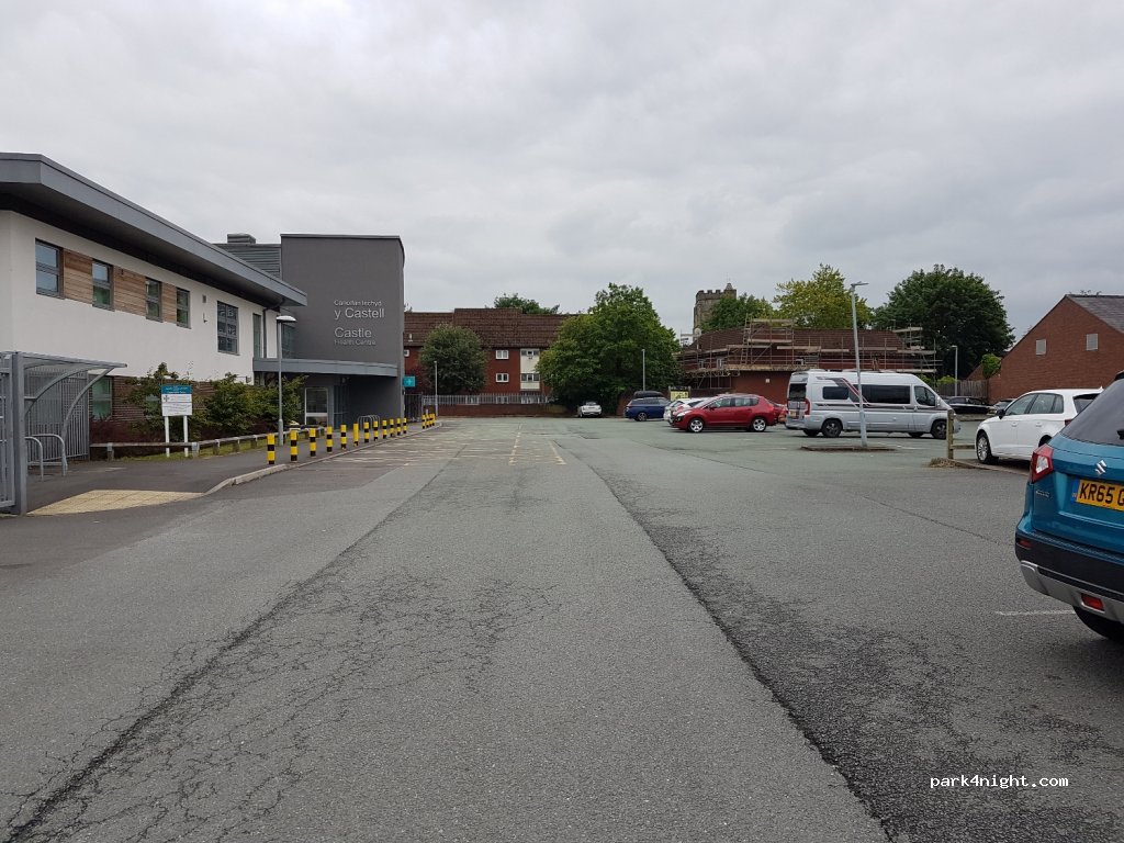 (LL14 5PA) Chirk - 23 Saint Mary's Close — foto