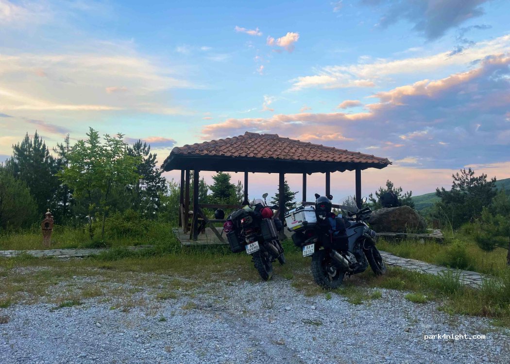 (600 63) Ano Skotina - Unnamed Road — foto