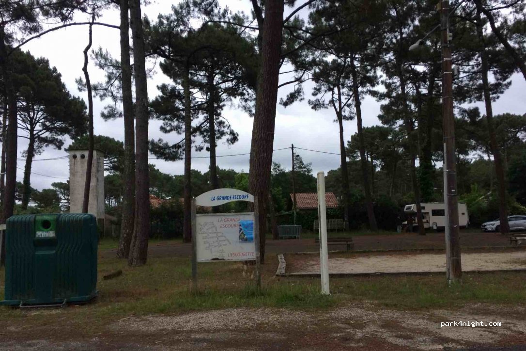 (33680) Lacanau - 17-19 Route du Porge — foto 3
