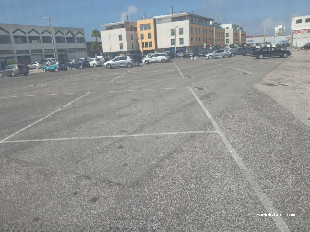 (2520-208) Peniche - 4 Avenida do Porto de Pesca — foto