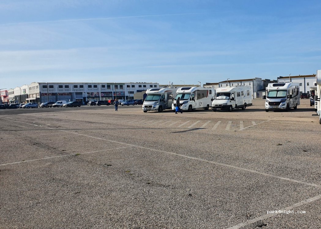 (2520-208) Peniche - 4 Avenida do Porto de Pesca — foto 2