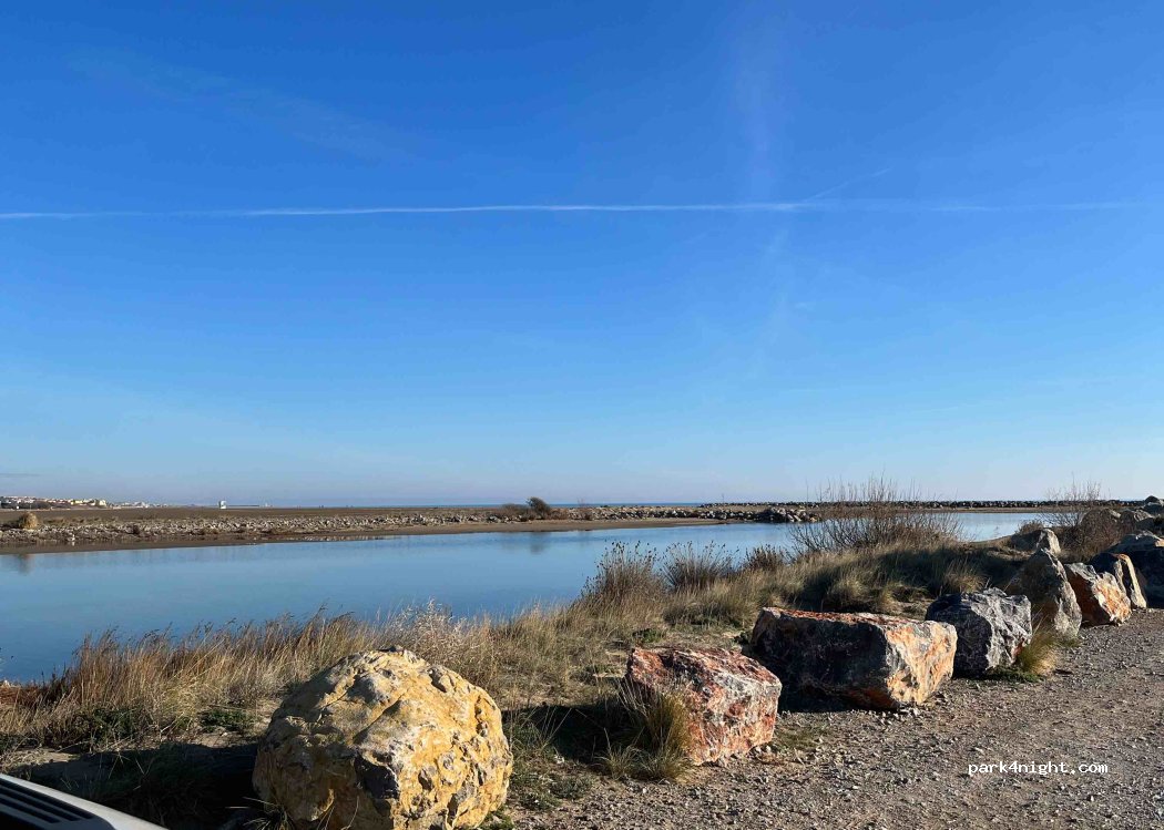 (11430) Gruissan - 11 Place de la Jonque — foto