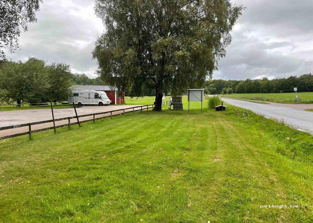 (455 92) Munkedal - Unnamed Road — foto 2