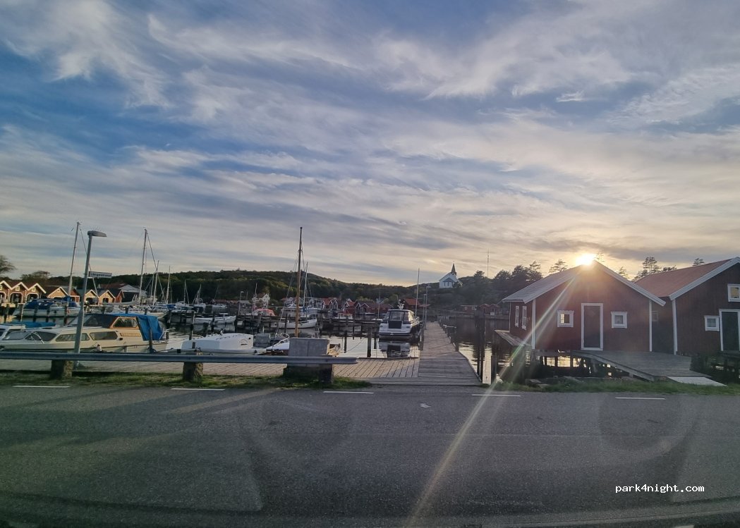 (457 45) Hamburgsund - 22 Strandvägen — foto