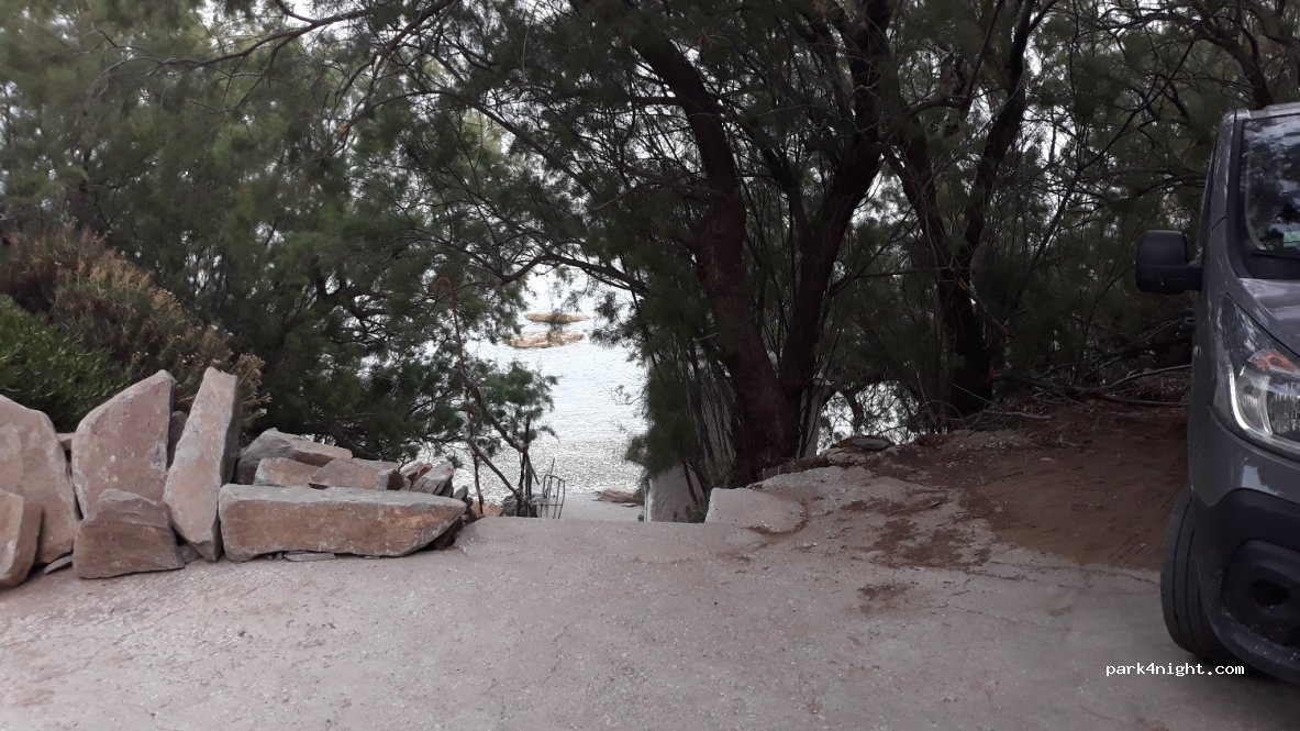(833 00) Ikaria - Agios Khrykos - Karlovasi — foto 3