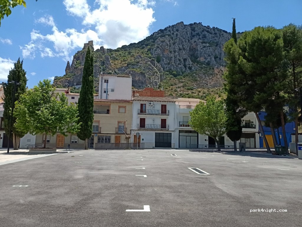(23538) Albanchez de Mágina - 1 Paseo del Parque — foto