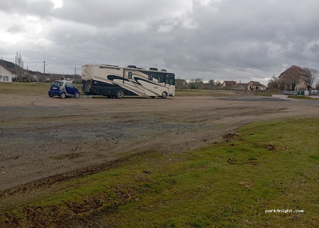 (03500) Saint-Pourçain-sur-Sioule - 26 Route de Varennes — foto