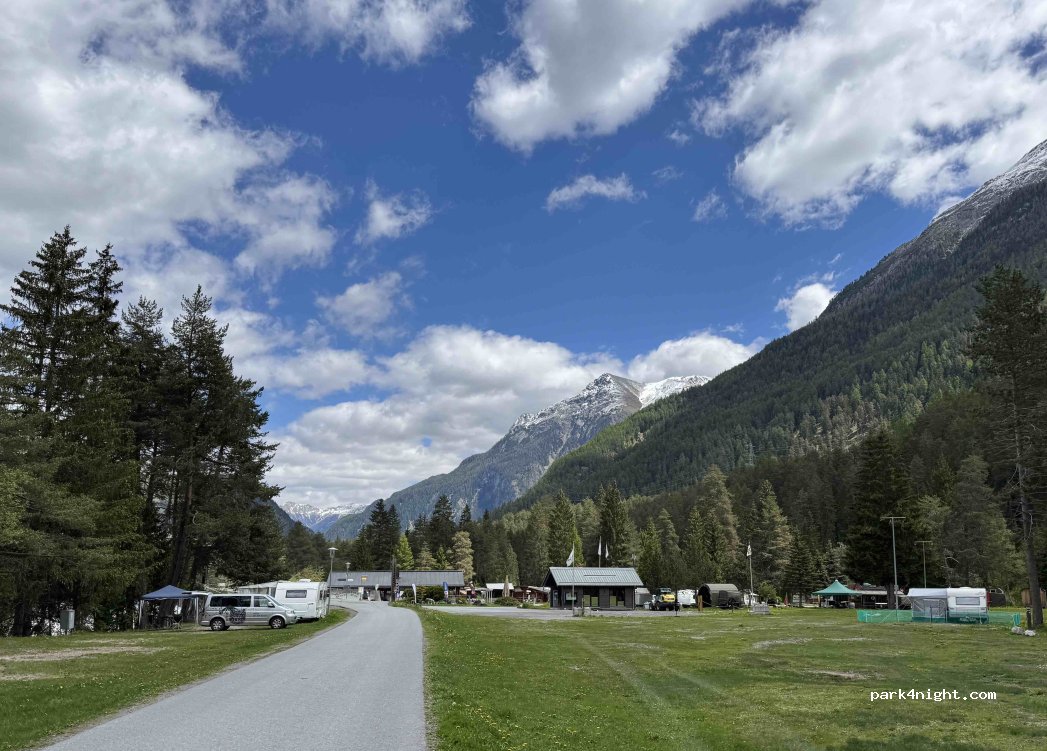 Wohnmobil- und Wohnwagenstellplatz — foto 5