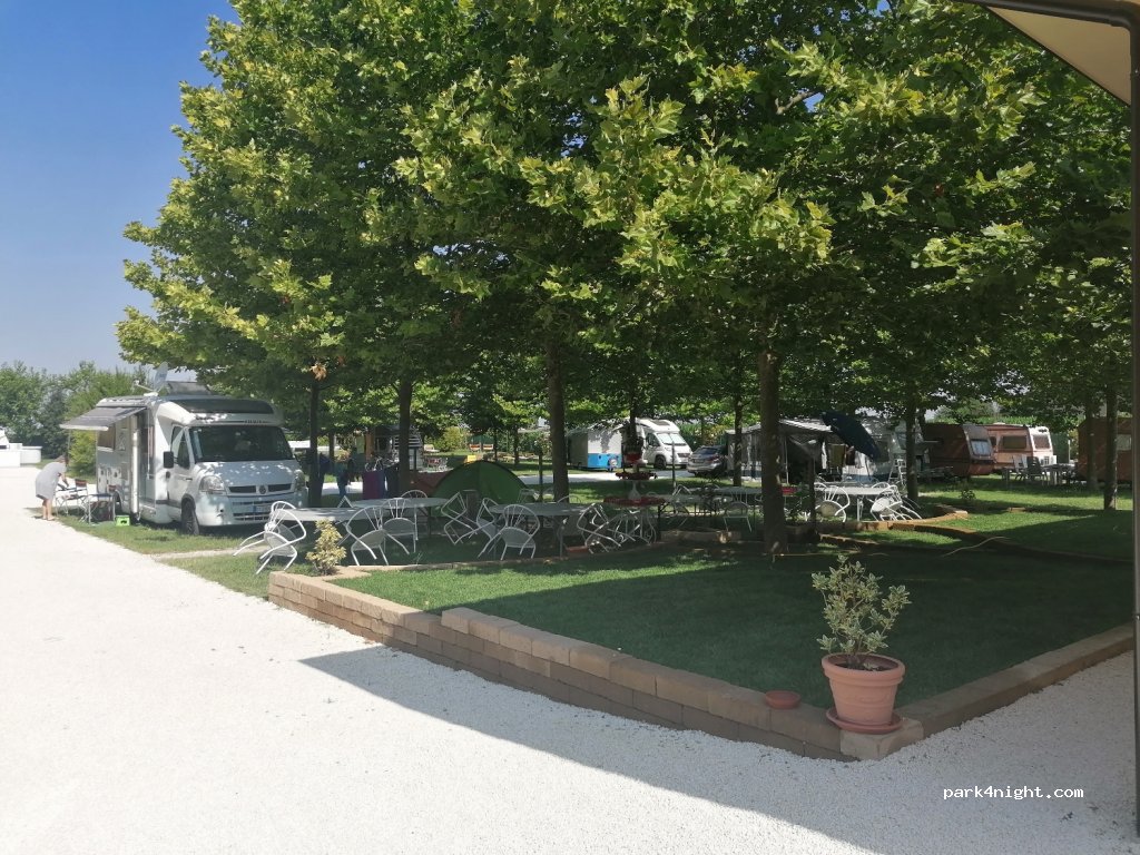 Lucciole Nella Nebbia - Villaggio Turistico/Camping — foto