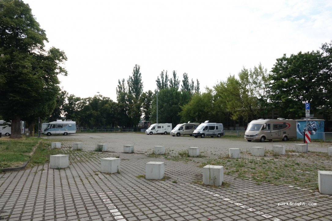 Parkplatz Herrmann-Brill-Platz | Weimar — foto