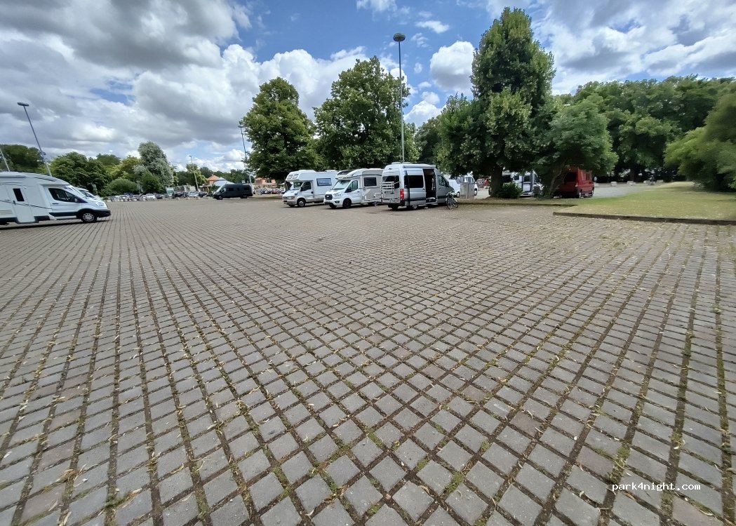 Parkplatz Herrmann-Brill-Platz | Weimar — foto 4